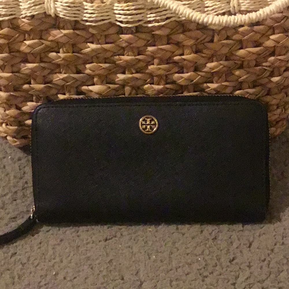 Tory Burch Black Zip Wallet